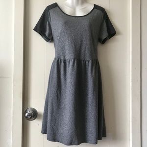 Heathered Short Sleeved Dress with Pockets